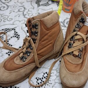 Womens Tan Hiking Boots